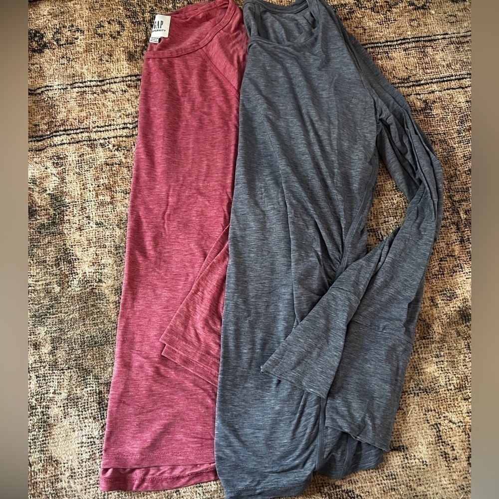 GAPfit Breathe Red and Gray Long Sleeve Tops Size Medium